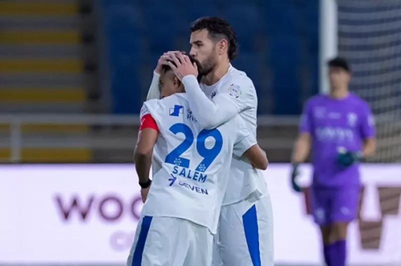 الهلال